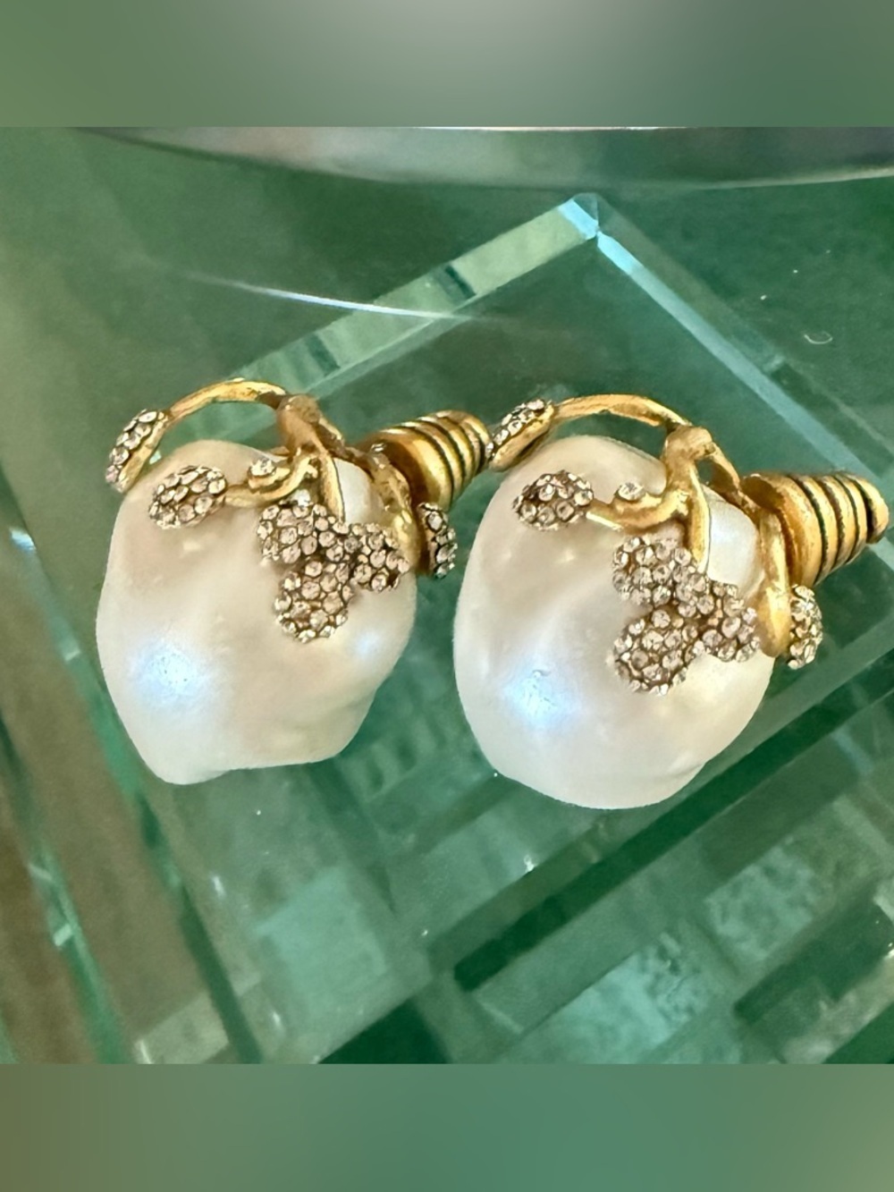 Voisson Elegant Vintage Style Pearl Rhinestone Earrings New in Box Dust Bag